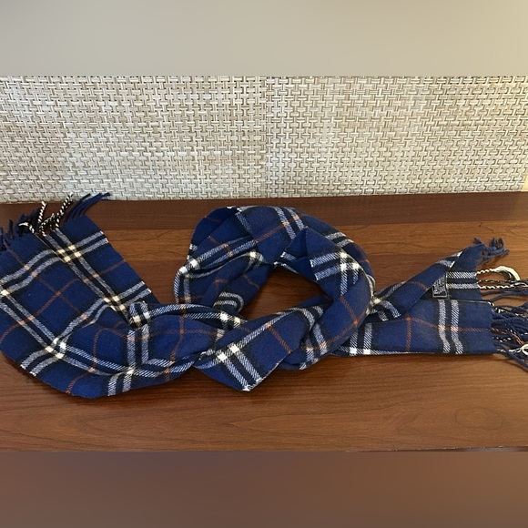 🌟HP🌟VTG 1980s Burberrys Lambswool Navy Blue Nova Check Plaid Scarf Unisex - Picture 5 of 8